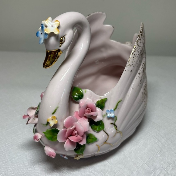 VINTAGE Swan Ceramic Figurine with Floral Accents. Made in JAPAN. Trinkets. - Picture 2 of 7